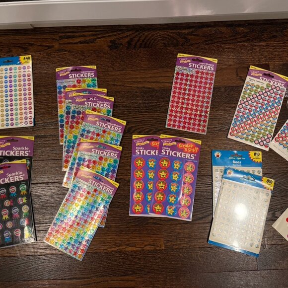 AMAZING LOT OF OVER 6500 CLASSROOM, HOMEWORK, AND/OR REWARD CHART STICKERS - Picture 2 of 2